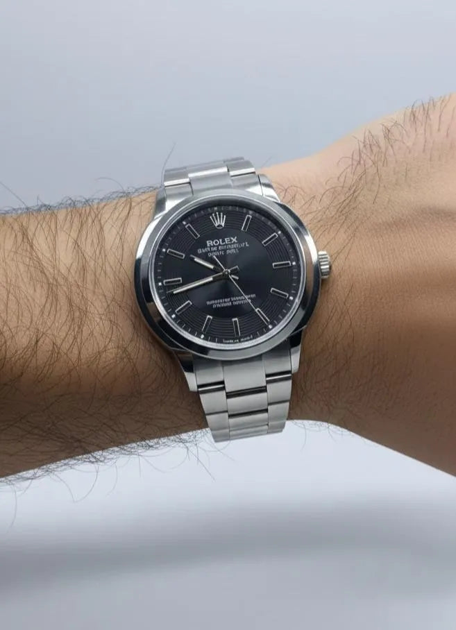 Men,s stainless steel Black Dial Quartz watch 34mm